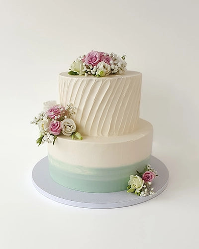 Suesse Freunde Hochzeitstorte mit Riefen vertikal