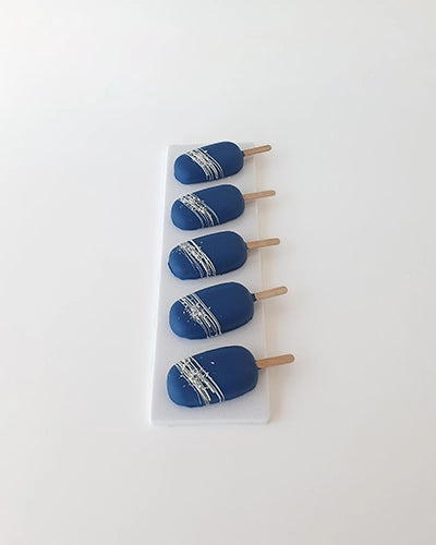 Suesse Freunde Sweets Cakesicles blau mit weißen Streifen